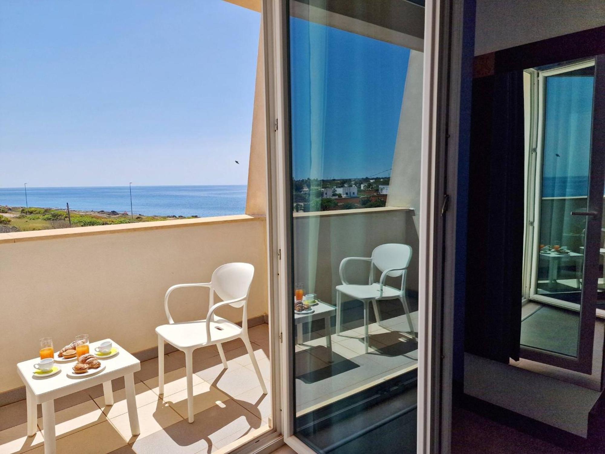 Jonico Hotel Torre San Giovanni Ugento Esterno foto