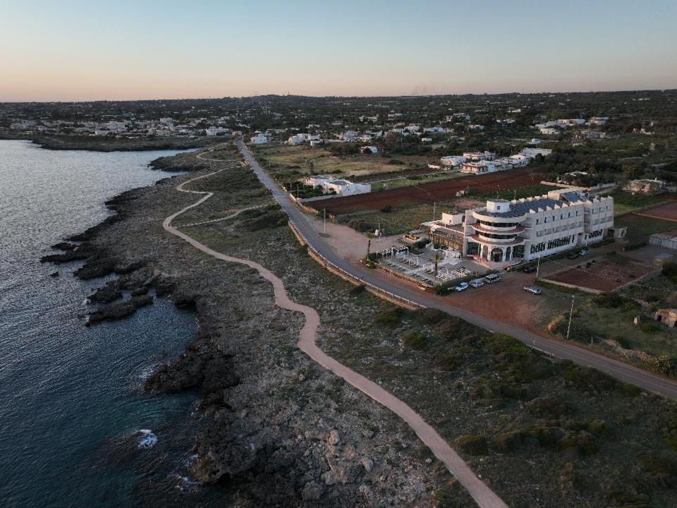 Jonico Hotel Torre San Giovanni Ugento Esterno foto
